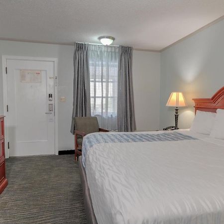 Belle Aire Motel - Downtown Convention Center - Гетлинбург Екстериор снимка